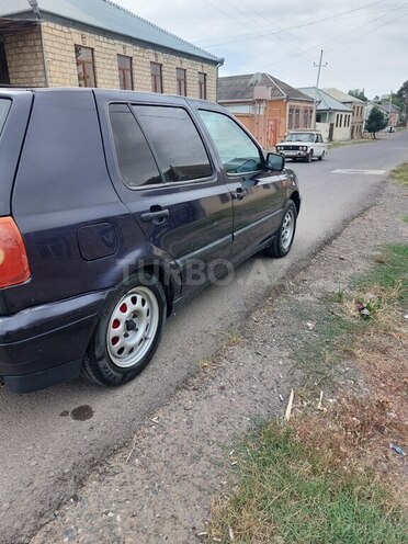 Volkswagen Golf 1996, 167,000 km - 1.8 l - Qazax