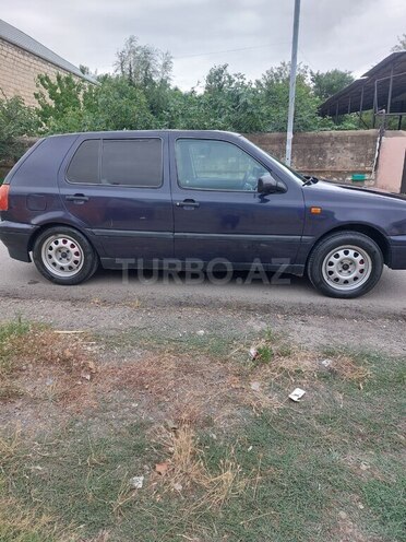 Volkswagen Golf 1996, 167,000 km - 1.8 l - Qazax