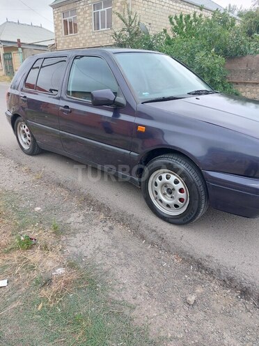 Volkswagen Golf 1996, 167,000 km - 1.8 l - Qazax