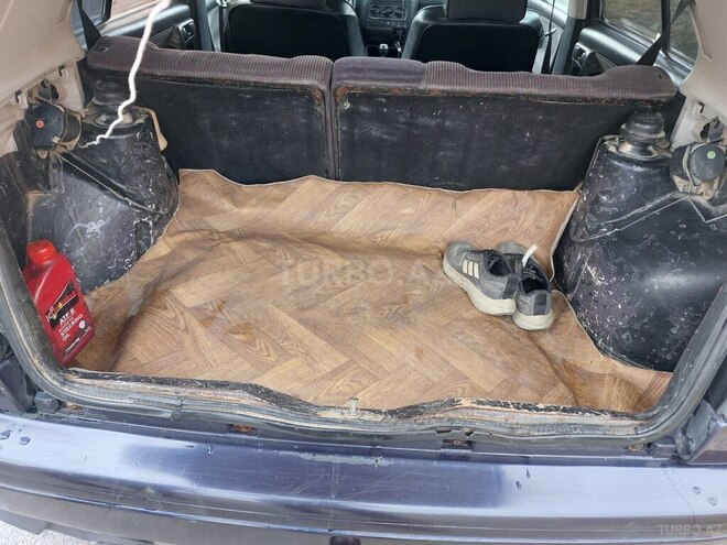 Volkswagen Golf 1996, 167,000 km - 1.8 l - Qazax