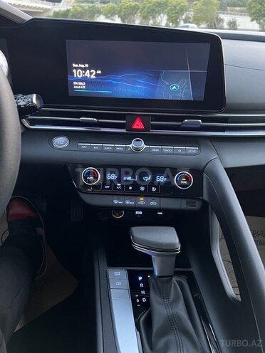 Hyundai Elantra 2024, 9,000 km - 2.0 l - Bakı