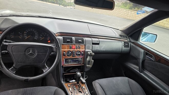 Mercedes E 240 1998, 339,000 km - 2.4 l - Bakı