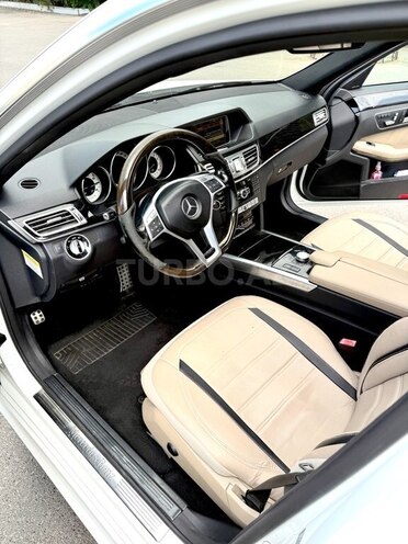 Mercedes E 350-11