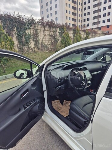 Toyota Prius 2017, 155,000 km - 1.8 l - Bakı