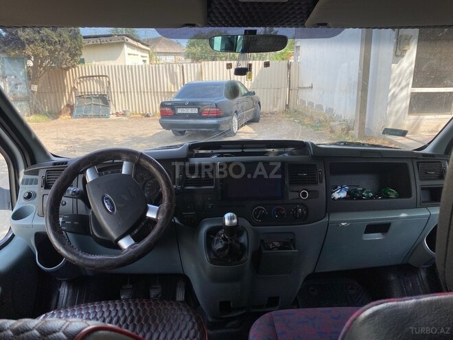 Ford Transit 2010, 307,000 km - 2.2 л - Saatlı