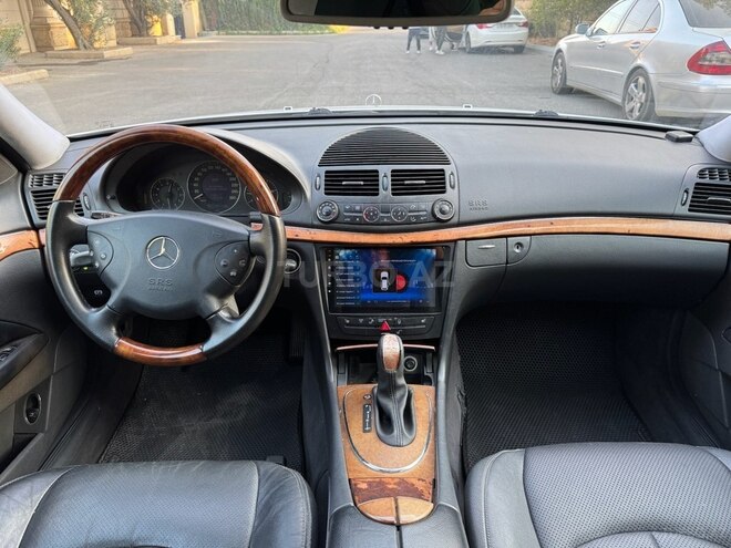 Mercedes E 270 2002, 261,487 km - 2.7 л - Bakı