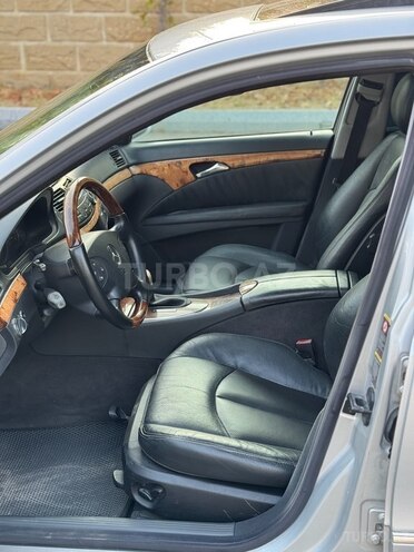 Mercedes E 270 2002, 261,487 km - 2.7 л - Bakı