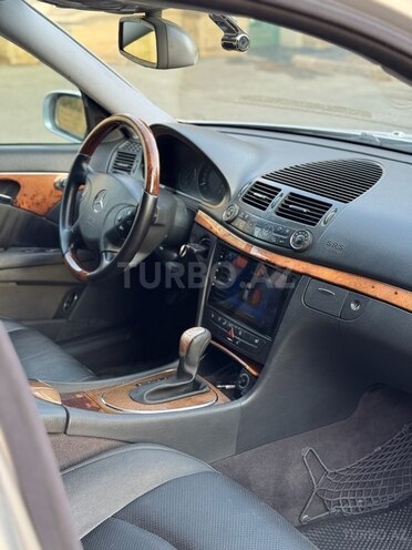 Mercedes E 270 2002, 261,487 km - 2.7 л - Bakı