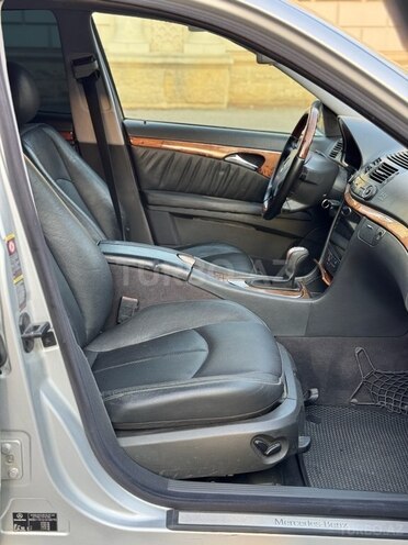 Mercedes E 270 2002, 261,487 km - 2.7 л - Bakı