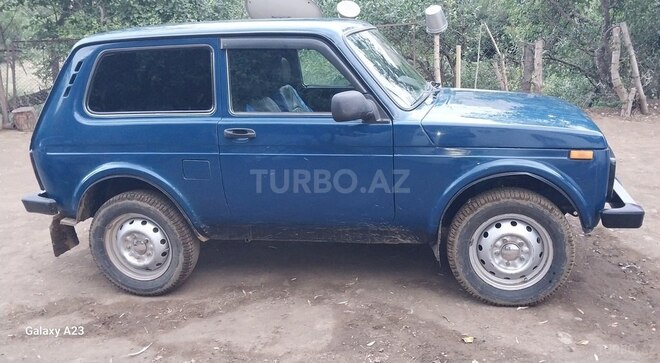 LADA (VAZ) Niva 2013, 200,000 km - 1.7 l - Lerik
