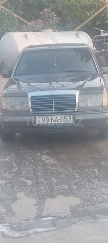 Mercedes E 220 1993, 145,000 km - 2.2 l - Sumqayıt