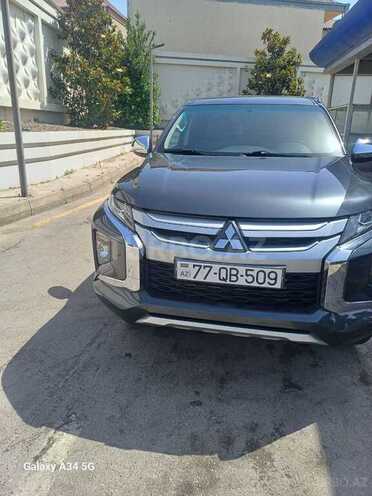 Mitsubishi L200 2021, 105,000 km - 2.4 л - Bakı