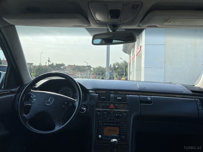 Mercedes E 220 1999, 457,583 km - 2.2 l - Bakı