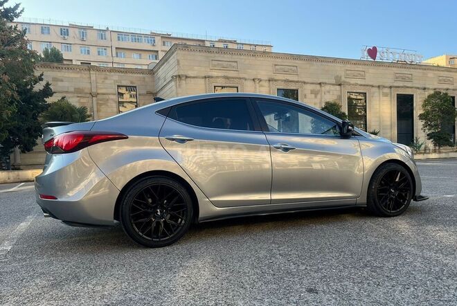 Hyundai Avante 2015, 130,000 km - 1.6 л - Bakı