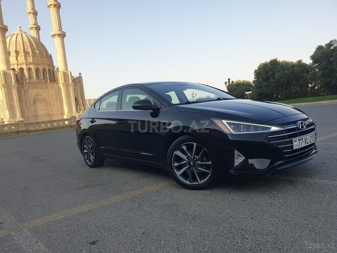 Hyundai Elantra-3