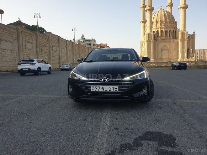 Hyundai Elantra-1