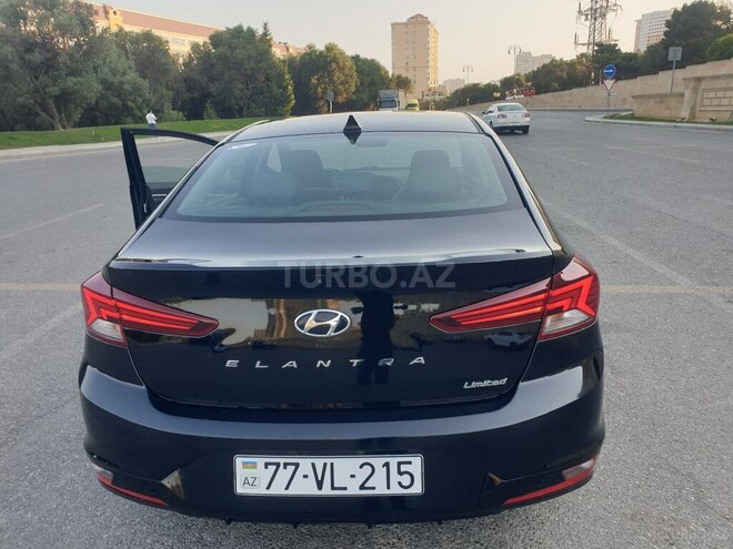 Hyundai Elantra-20