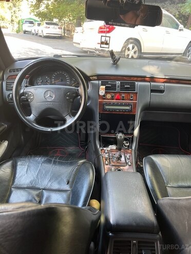 Mercedes E 200 2000, 378,000 km - 2.0 l - Bakı