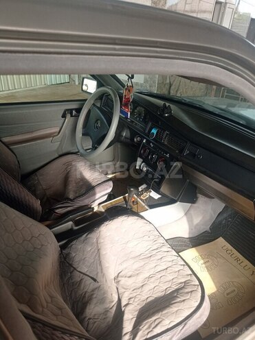 Mercedes 190 1992, 324,000 km - 1.8 l - Salyan
