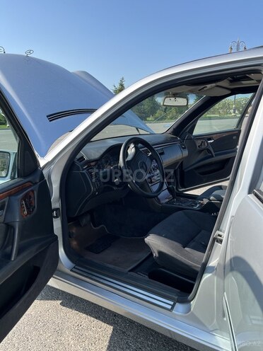 Mercedes E 240 1997, 250,000 km - 2.4 l - Sumqayıt