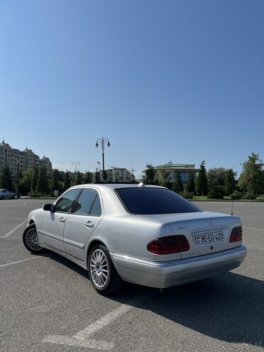 Mercedes E 240 1997, 250,000 km - 2.4 l - Sumqayıt