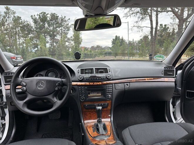 Mercedes E 220 2009, 341,000 km - 2.2 л - Naftalan