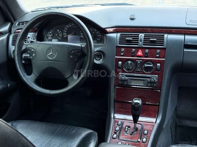 Mercedes E 200 2000, 233,000 km - 2.0 l - Gəncə