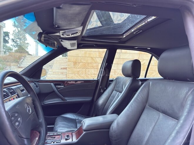 Mercedes E 200 2000, 233,000 km - 2.0 l - Gəncə