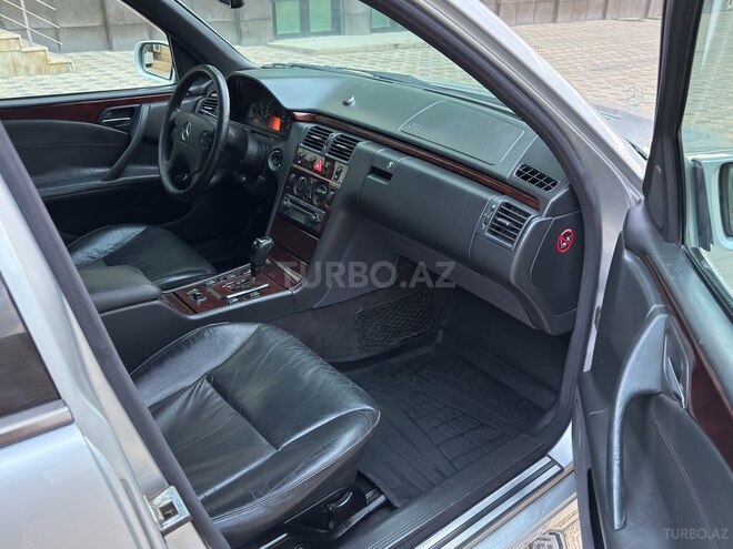 Mercedes E 200 2000, 233,000 km - 2.0 l - Gəncə