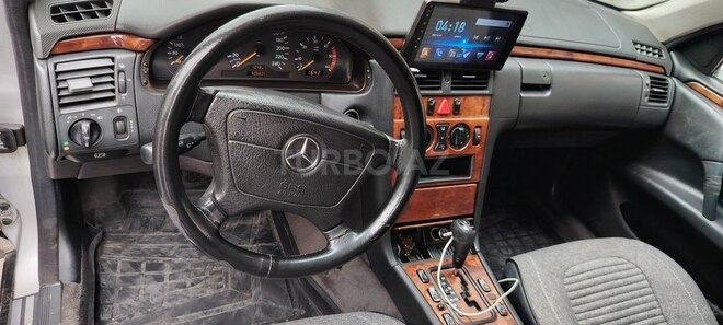 Mercedes E 220 1999, 517,869 km - 2.2 l - Bakı
