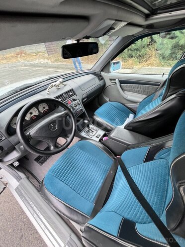 Mercedes C 230 1999, 399,117 km - 2.3 l - Qusar