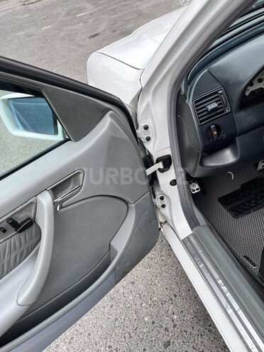 Mercedes C 230 1999, 399,117 km - 2.3 l - Qusar