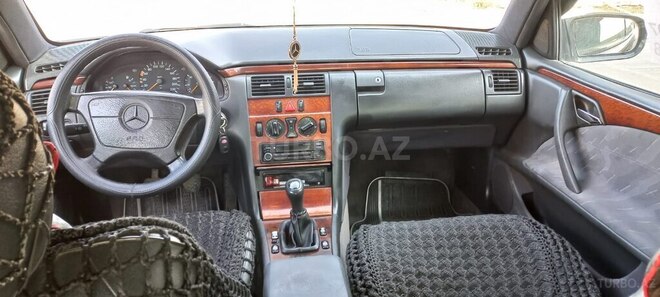 Mercedes E 290 1995, 300,000 km - 2.9 л - Sumqayıt