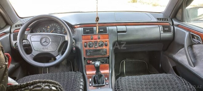 Mercedes E 290 1995, 300,000 km - 2.9 л - Sumqayıt
