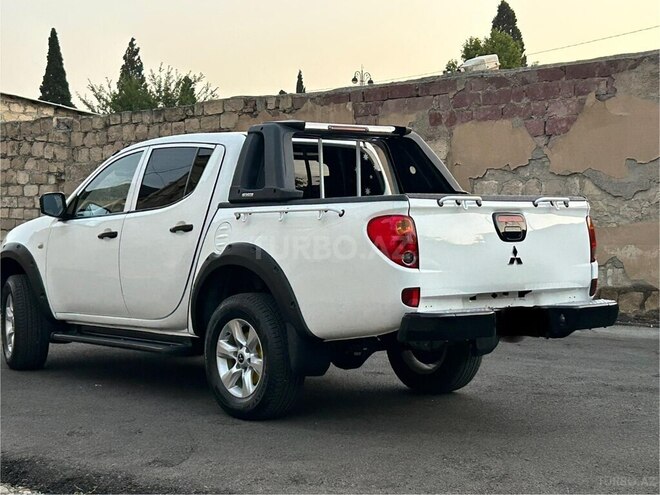 Mitsubishi L200 2014, 310,000 km - 2.5 л - Gəncə