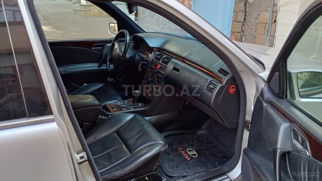 Mercedes E 300 1996, 256,333 km - 3.0 л - Bakı