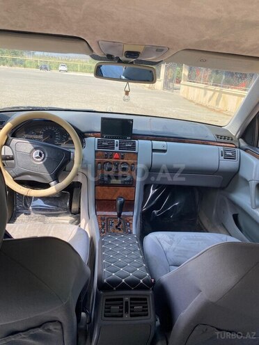 Mercedes E 240 1998, 295,000 km - 2.4 l - Şirvan