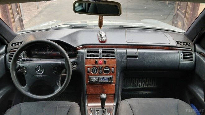 Mercedes E 240 1997, 287,652 km - 2.4 l - Ağstafa