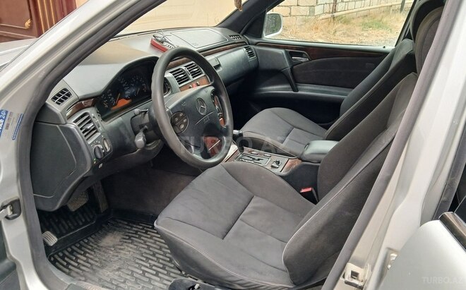 Mercedes E 240 1997, 287,652 km - 2.4 l - Ağstafa