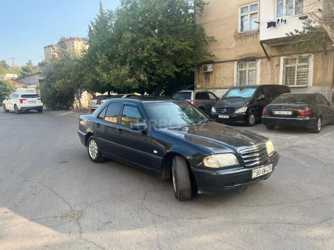 Mercedes C 220 2000, 338,000 km - 2.2 l - Bakı