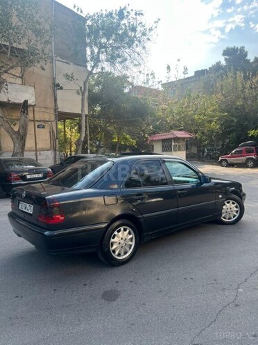 Mercedes C 220 2000, 338,000 km - 2.2 l - Bakı