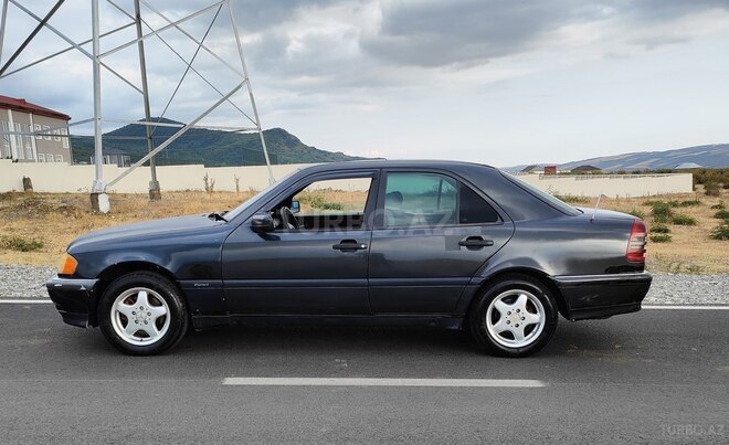 Mercedes C 180 1994, 319,360 km - 1.8 l - İsmayıllı