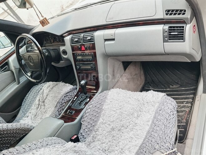 Mercedes E 240 1998, 357,145 km - 2.4 л - Bakı