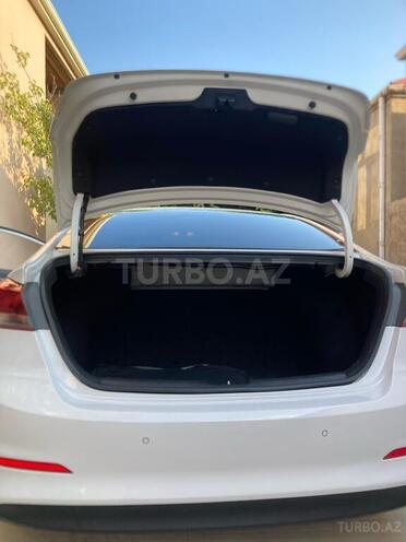 Hyundai Avante 2017, 200,450 km - 1.6 l - Bakı
