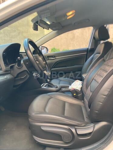 Hyundai Avante 2017, 200,450 km - 1.6 l - Bakı