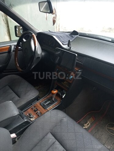 Mercedes E 220 1995, 445,000 km - 2.2 l - Sumqayıt