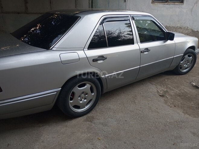 Mercedes E 220 1995, 445,000 km - 2.2 l - Sumqayıt