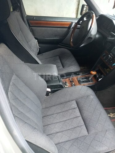 Mercedes E 220 1995, 445,000 km - 2.2 l - Sumqayıt