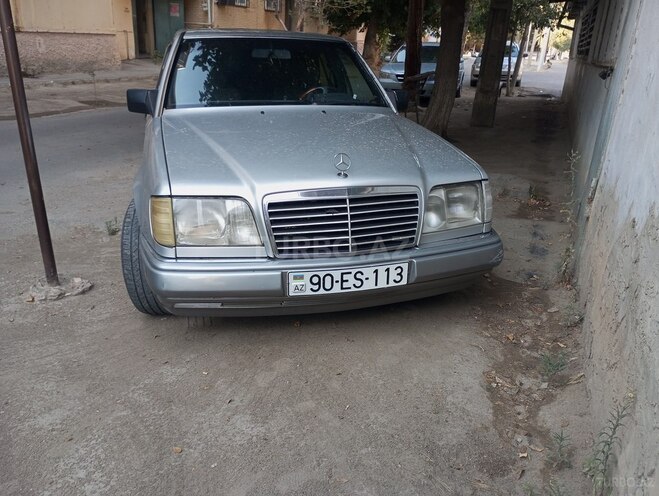 Mercedes E 220 1995, 445,000 km - 2.2 l - Sumqayıt