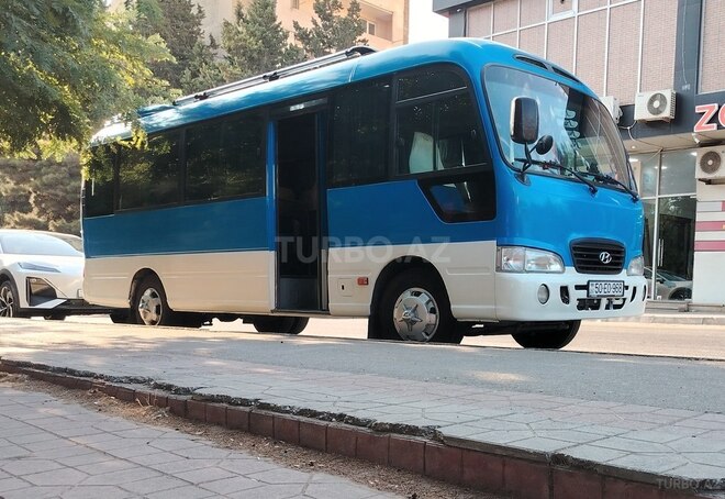 Hyundai County-1